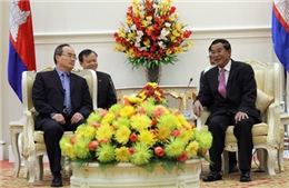 Thủ tướng Campuchia tiếp Chủ tịch Mặt trận Tổ quốc Việt Nam